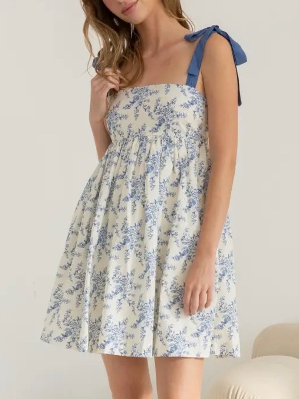 Heyson The Sherri Floral Printed Mini Dress Size Large Blue Cream Tie Strap NWT